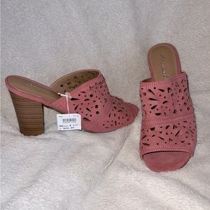 American Eagle Block Heel Slip On Shoe. Women’s size 8.5. New with tags.